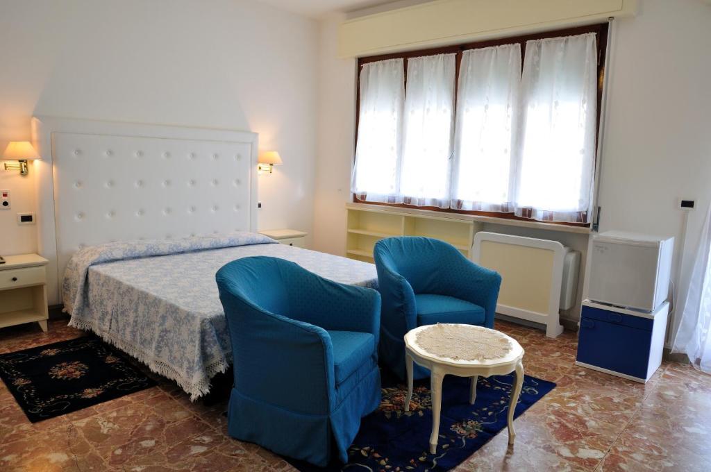 Hotel Tirreno Φόρτε ντε Μάρμι Δωμάτιο φωτογραφία
